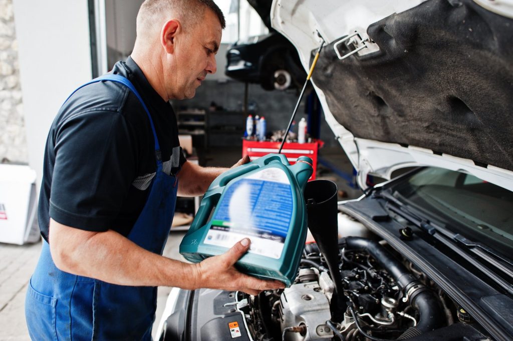 Fluid & Filter Maintenance - Royalty Autoworks